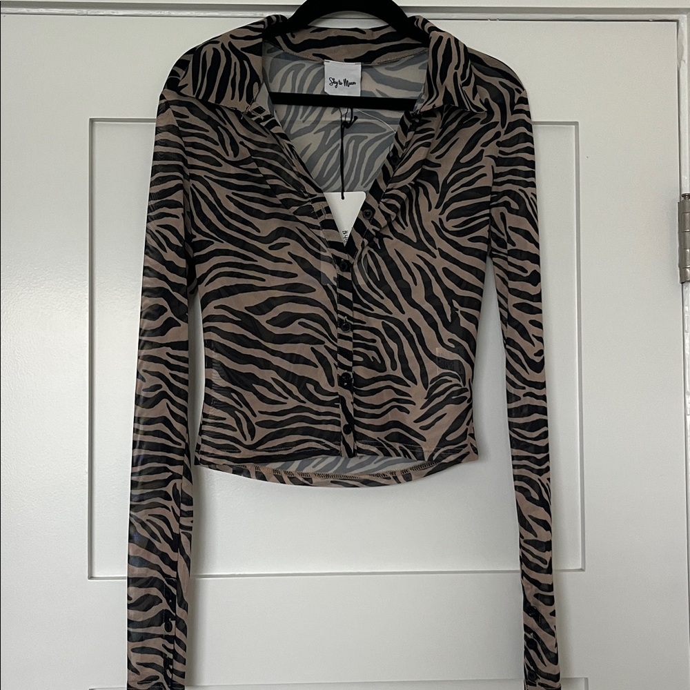 Zebra Mesh Button Up - Picture 2 of 5